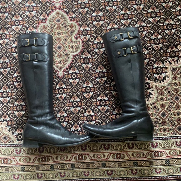 Knee-high black boots with two buckles at the top - Picture 3 of 3